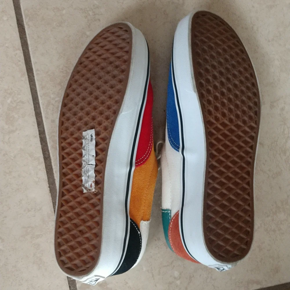 Vans - Picture 5 of 6